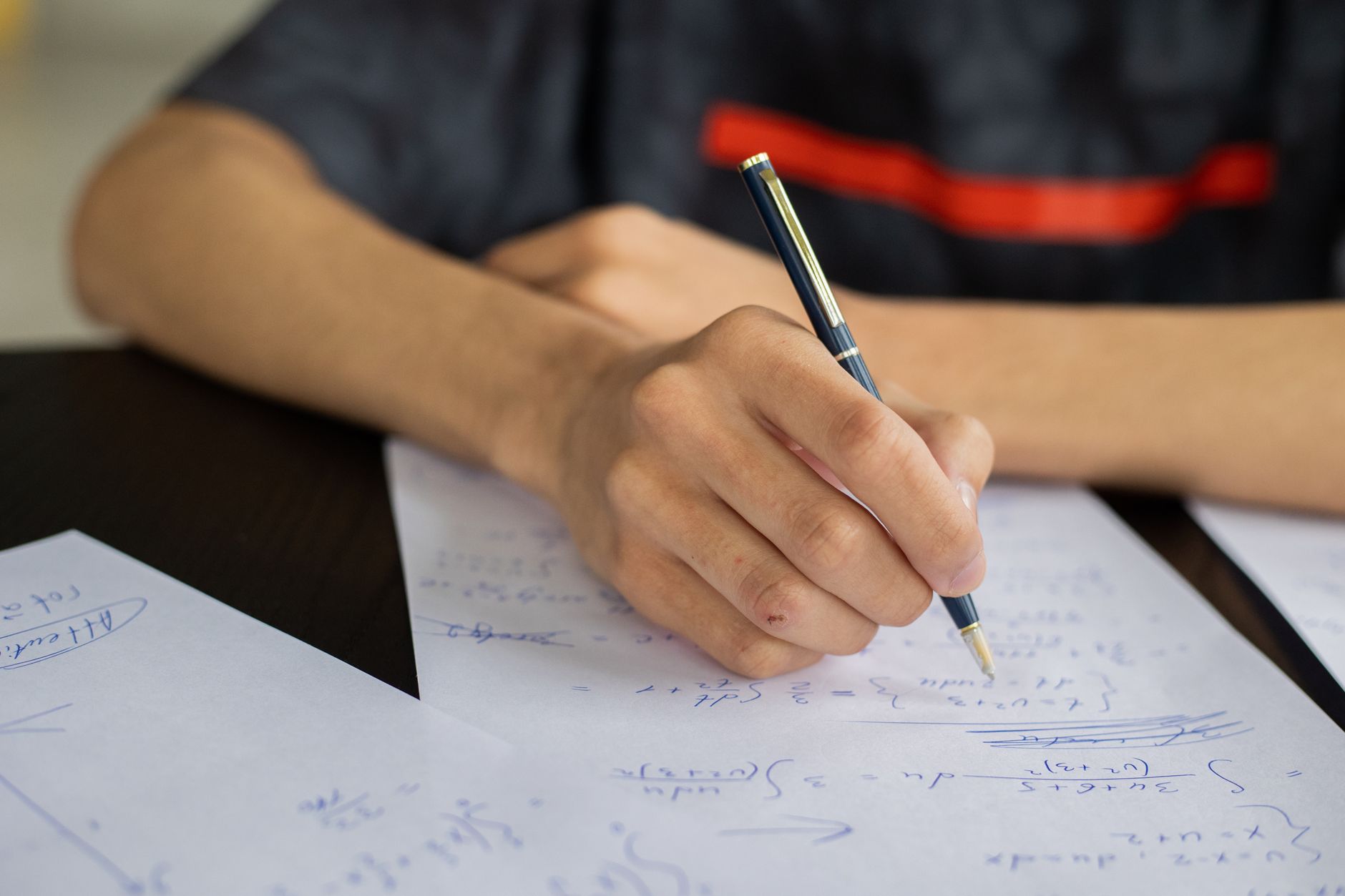 Top mathematicians say LLMs are strong calculators but poor creative thinkers