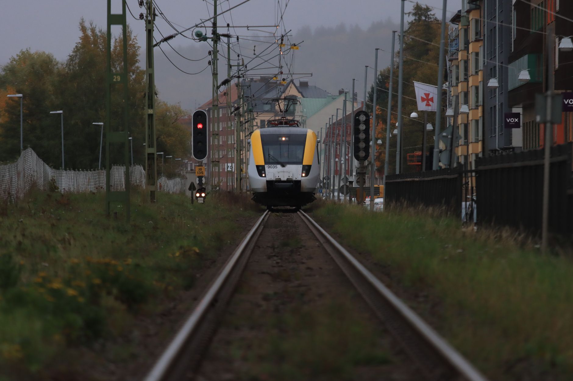 Training and Finetuning Multimodal Embedding & Reranker Models with Sentence Transformers