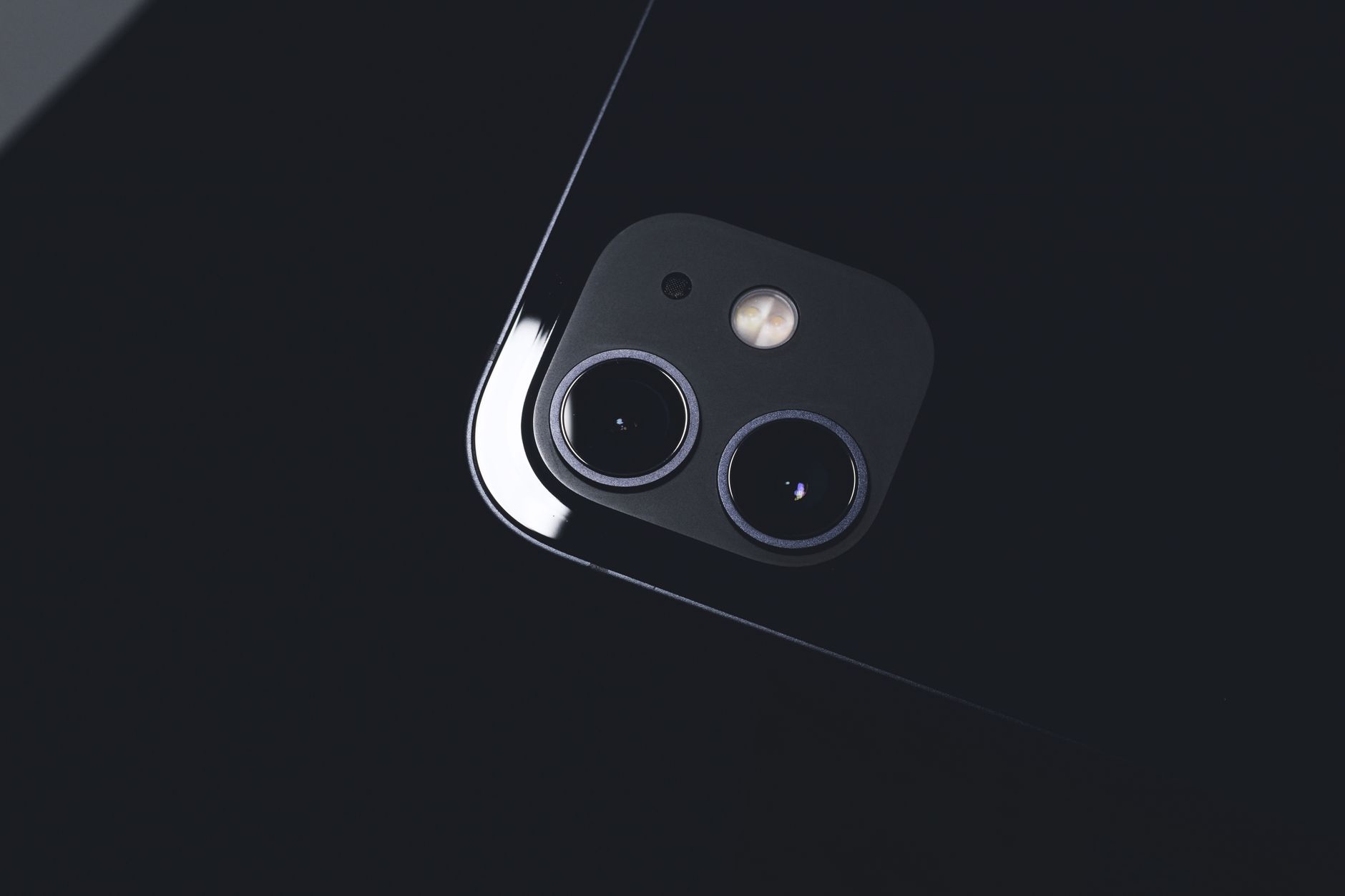 Why Apple’s camera-equipped AirPods may not be the ‘pervert pods’ consumers fear