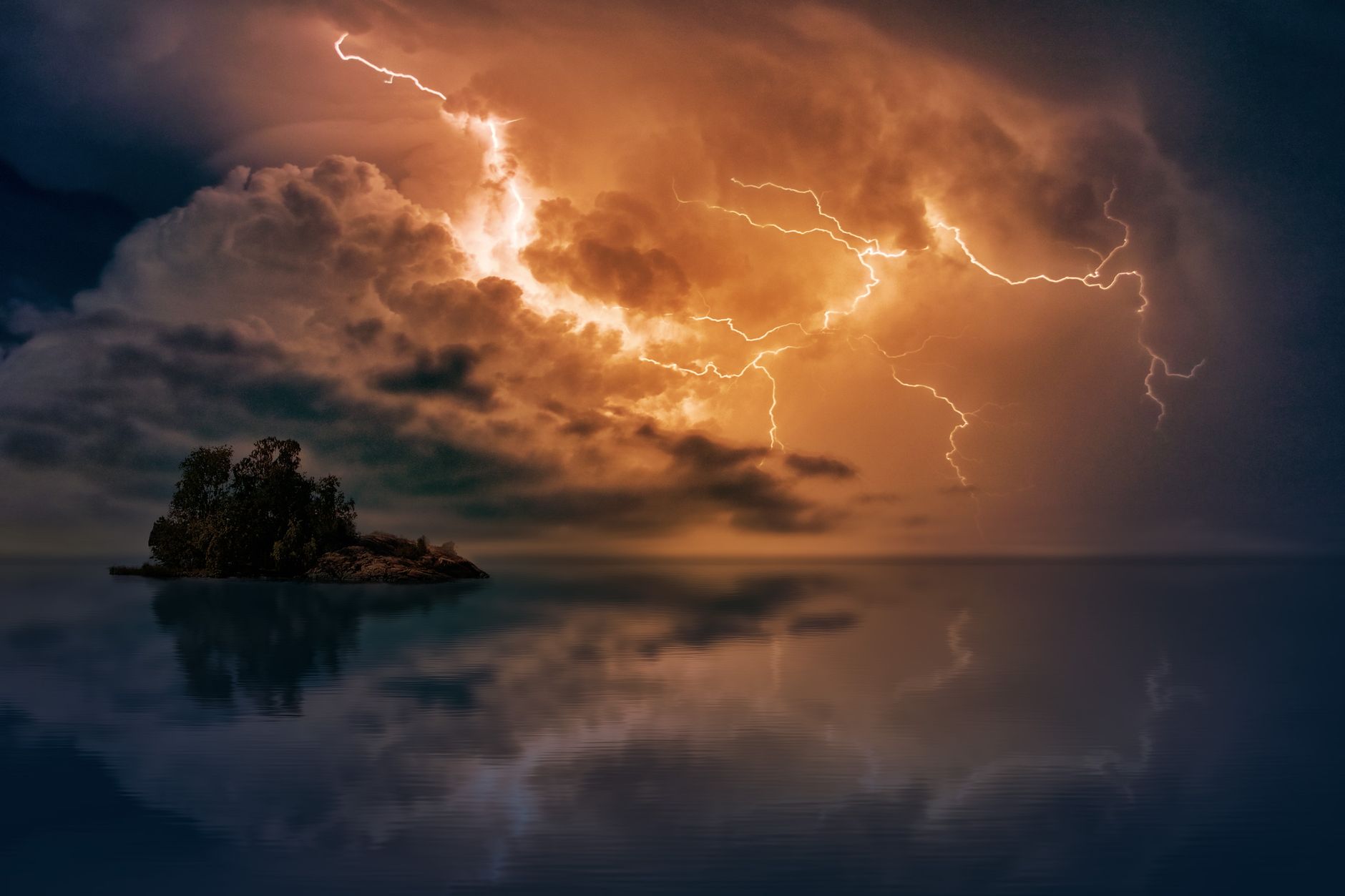 Generating scenarios for extreme events, without extreme data