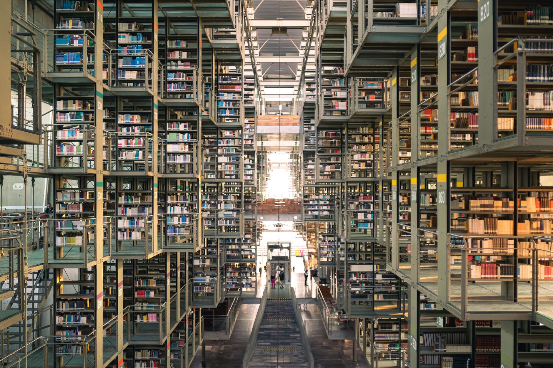 5 Real-World Applications of Agentic AI in Enterprise Automation