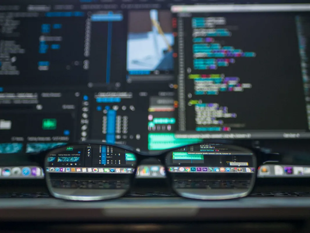 🧠 Community Wisdom: Staying on a client’s radar during pilot purgatory, pairing Linear with a discovery tool, the limits of what AI can automate, whether Techstars is worth it, and more