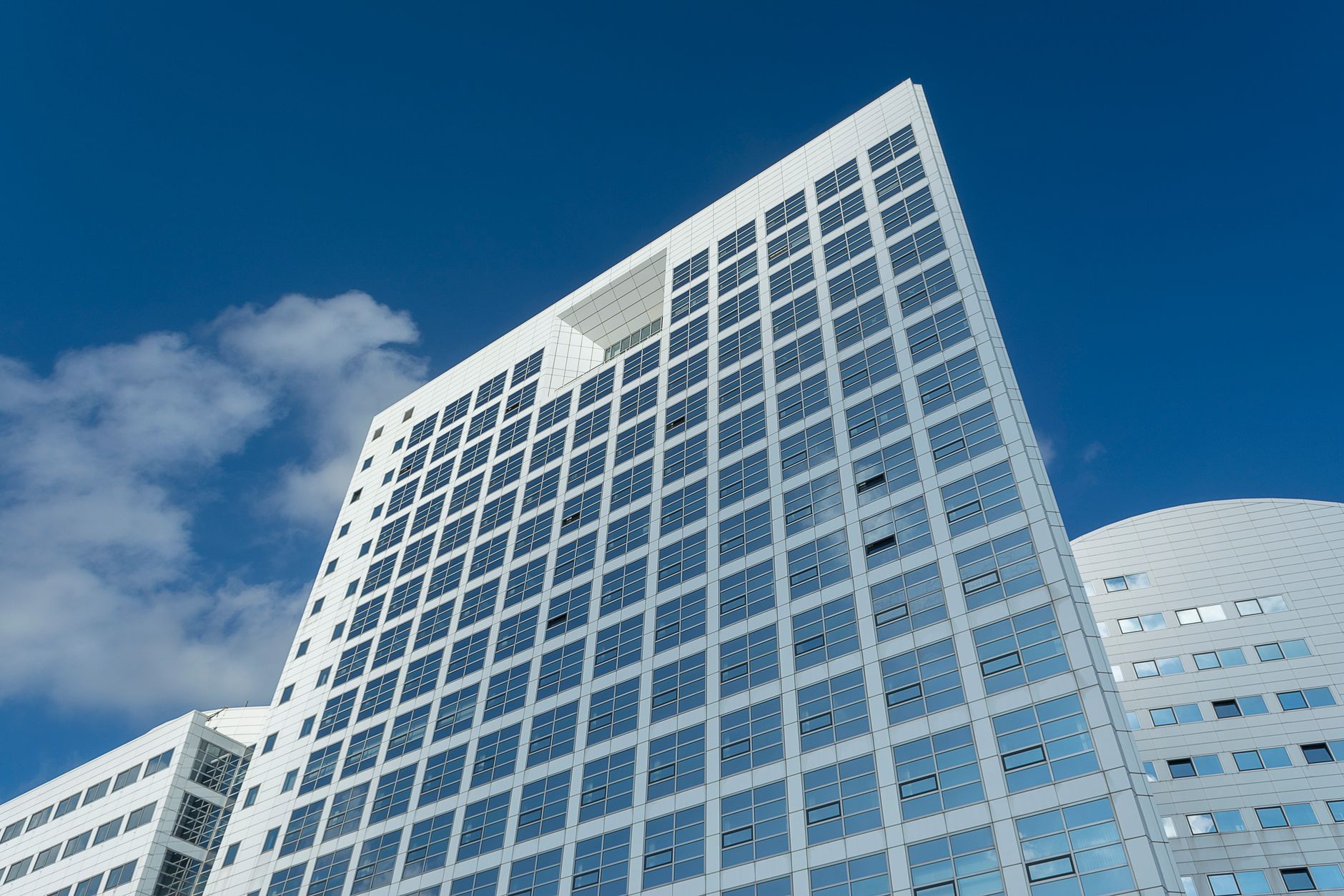Amazon EC2 R8i instances are now available in Israel (Tel Aviv) region