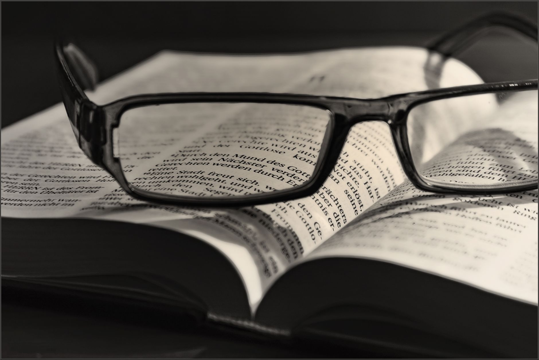 Amazon OpenSearch Service now supports automatic semantic enrichment for VPC domains