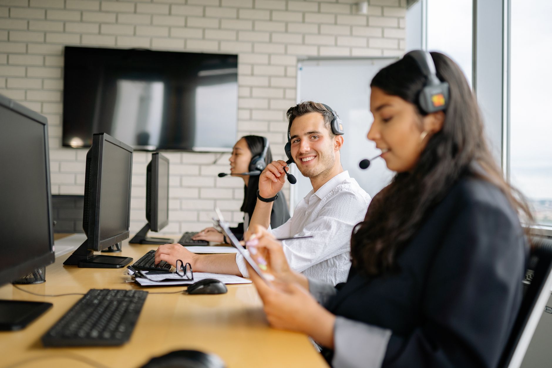 Amazon Connect Customer now automatically refreshes scheduling metrics