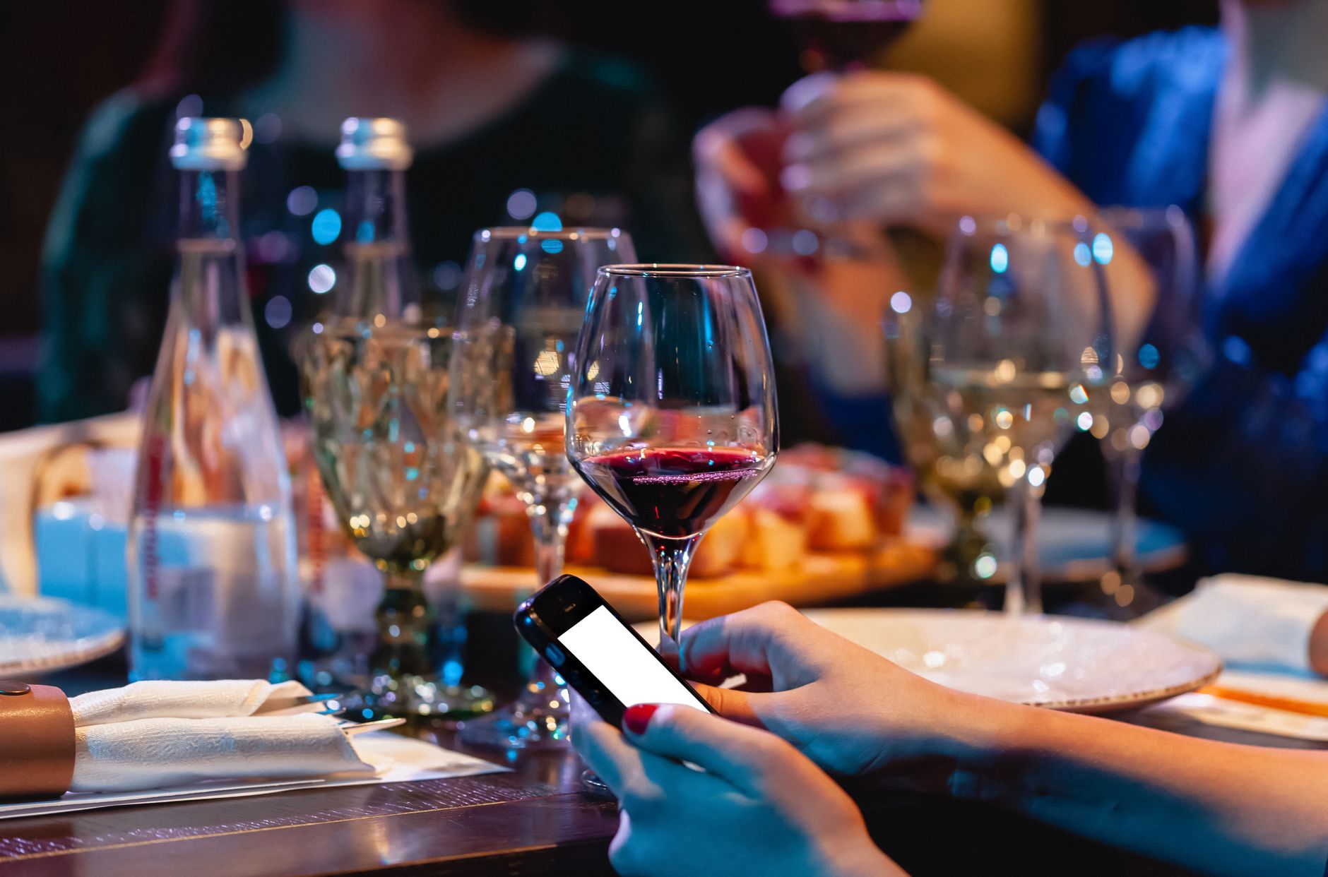 Dear SaaStr:  Should I Do a Dinner or a Booth at a Big Industry Event?  Or Just Buy Tickets?