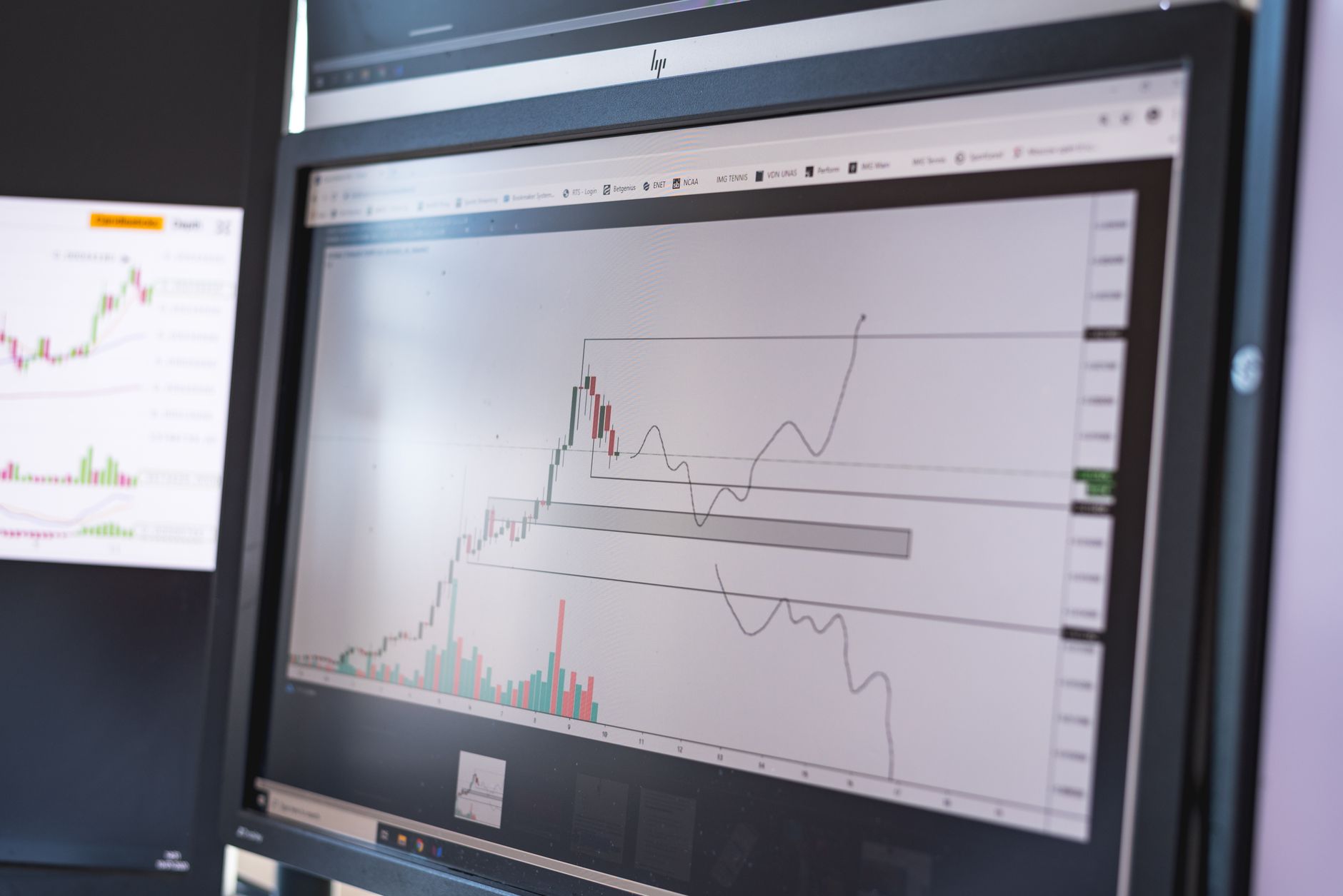 Amazon SageMaker Unified Studio CI/CD adds notebook promotion and AI-assisted manifest generation