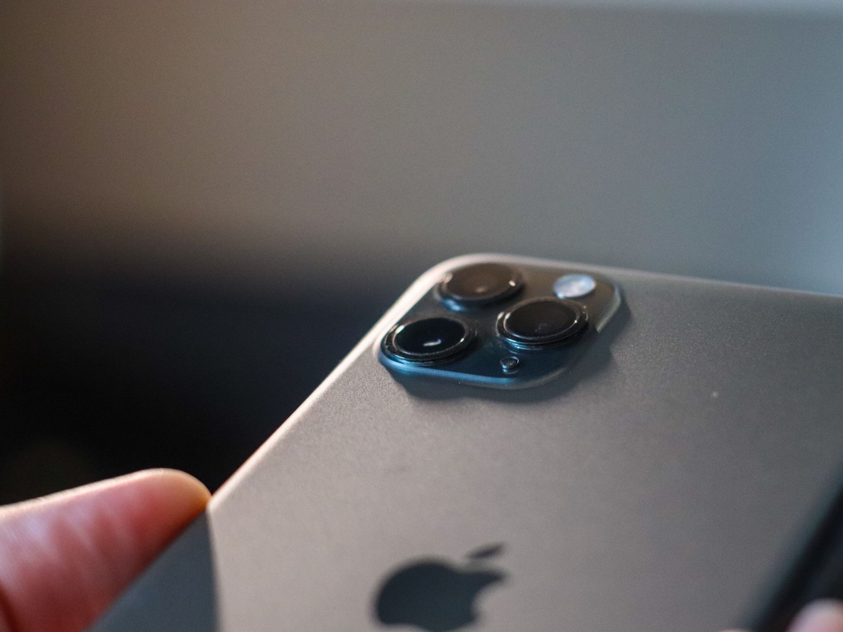 Apple now uses iPhone alerts for targets of mercenary spyware