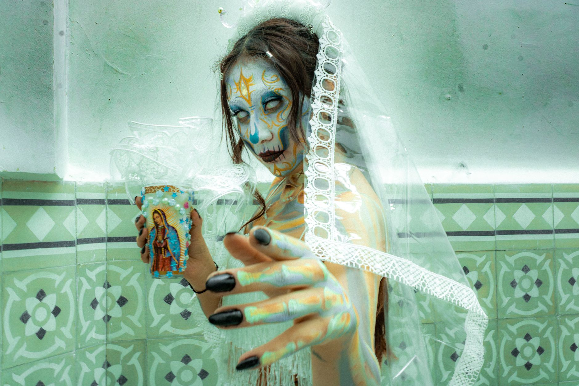 Zombie Card: An expired Visa credit card can be used for purchases