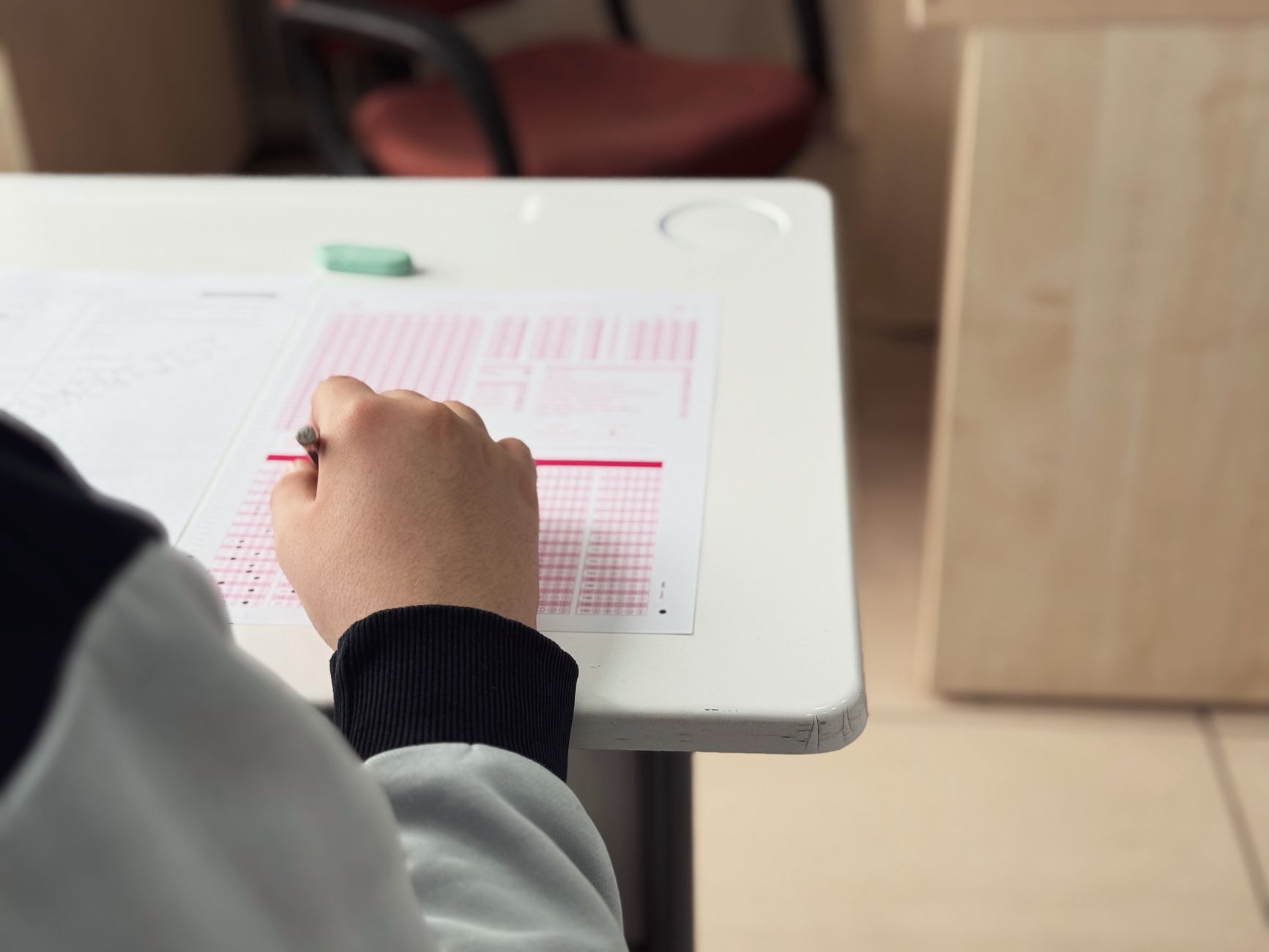 AI Is Learning to Write Genetic Code