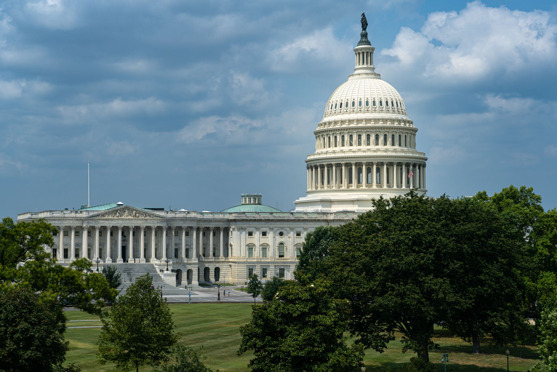 Bipartisan Senate bill aims to prepare energy sector for Q-Day