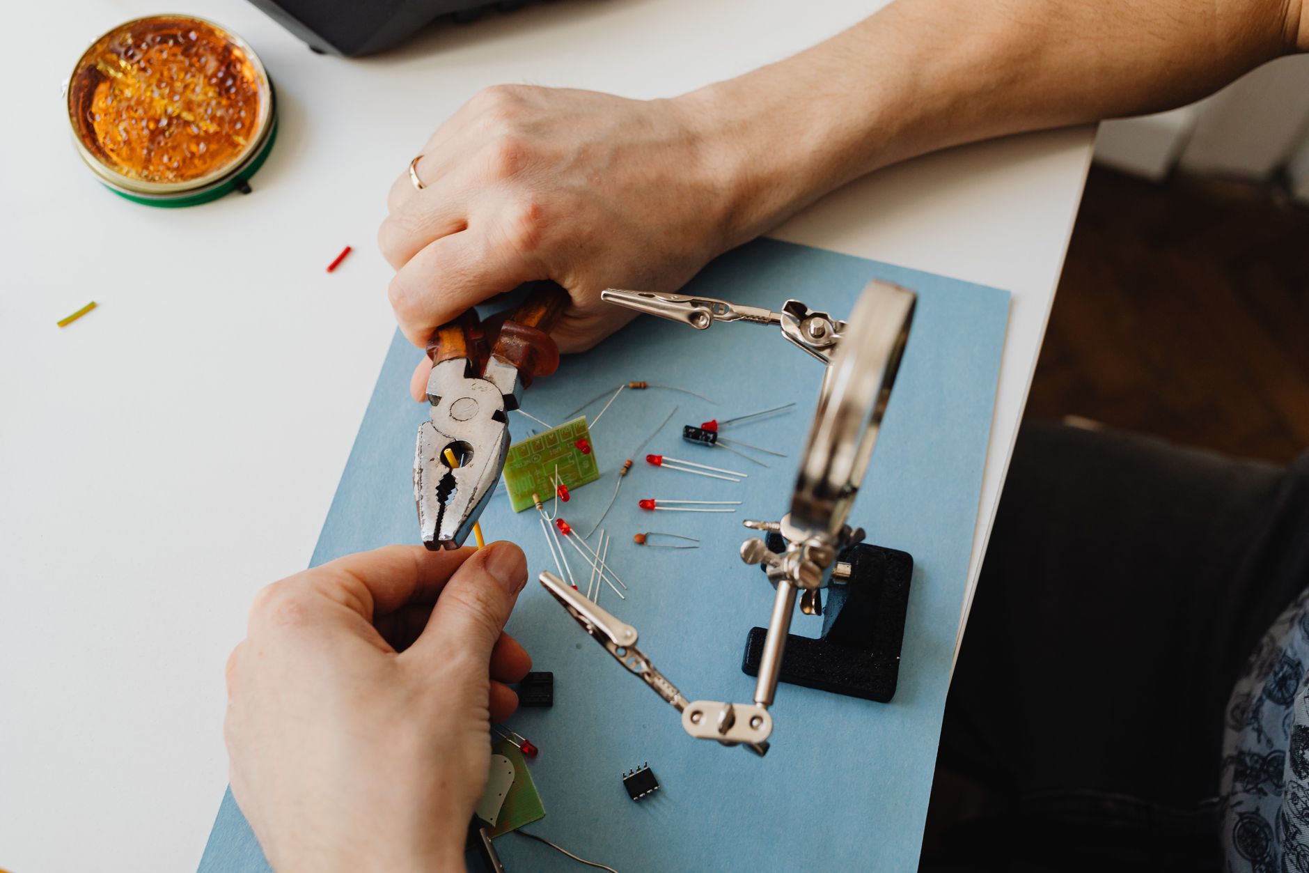 Hardware Makers Implement Post-Quantum Cryptography as Security Threats Near