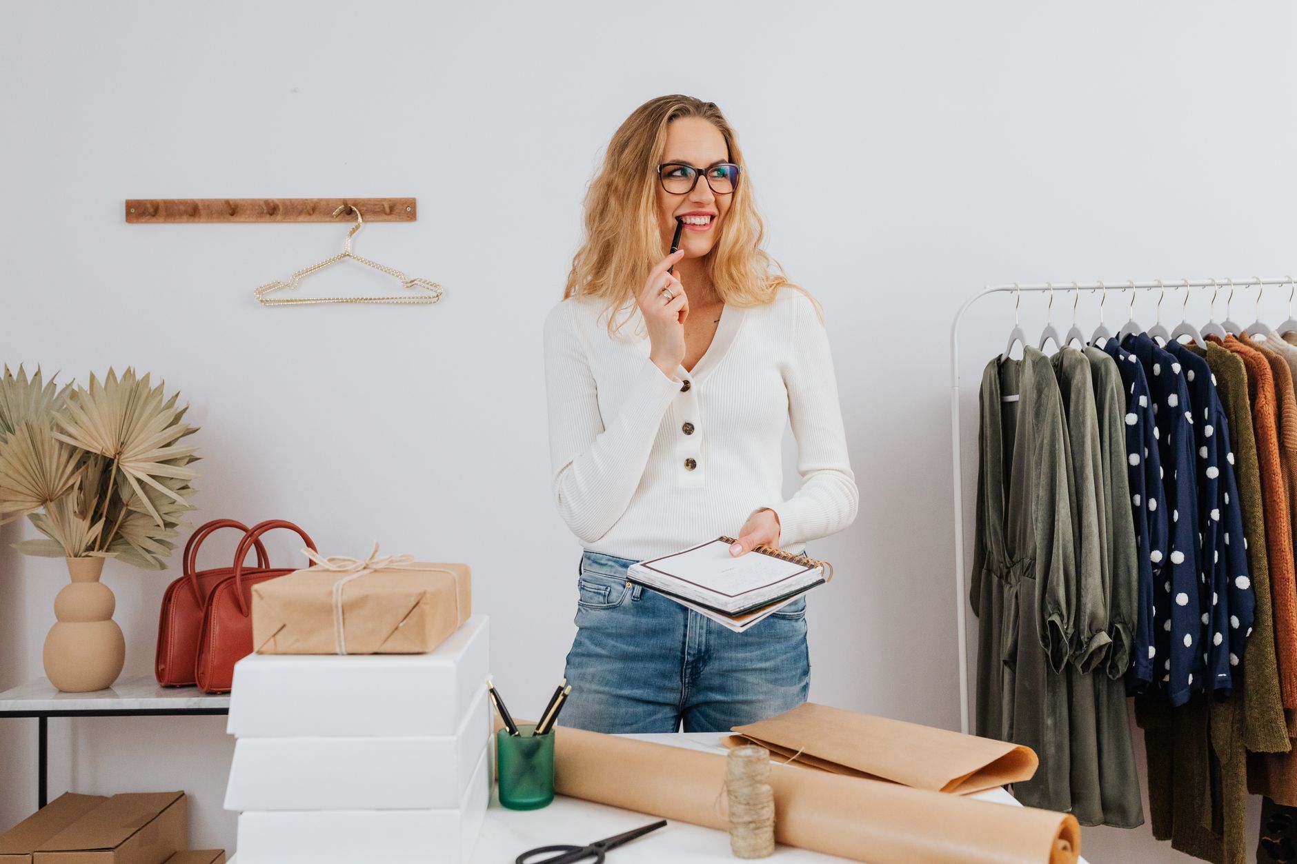 Is Poshmark safe? How to buy and sell without getting scammed