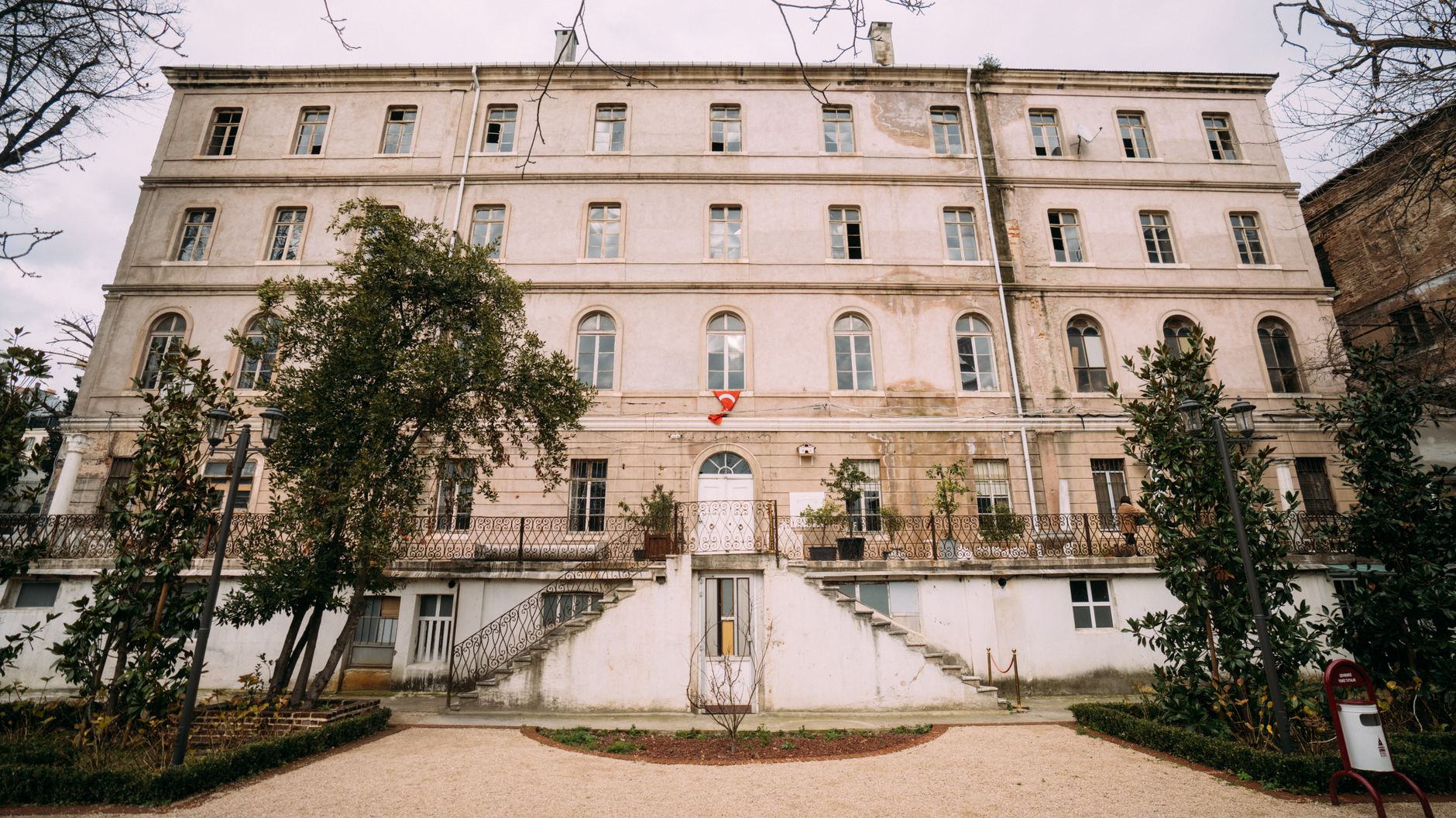 French hospital fined €500,000 after breach exposes data of 727,000