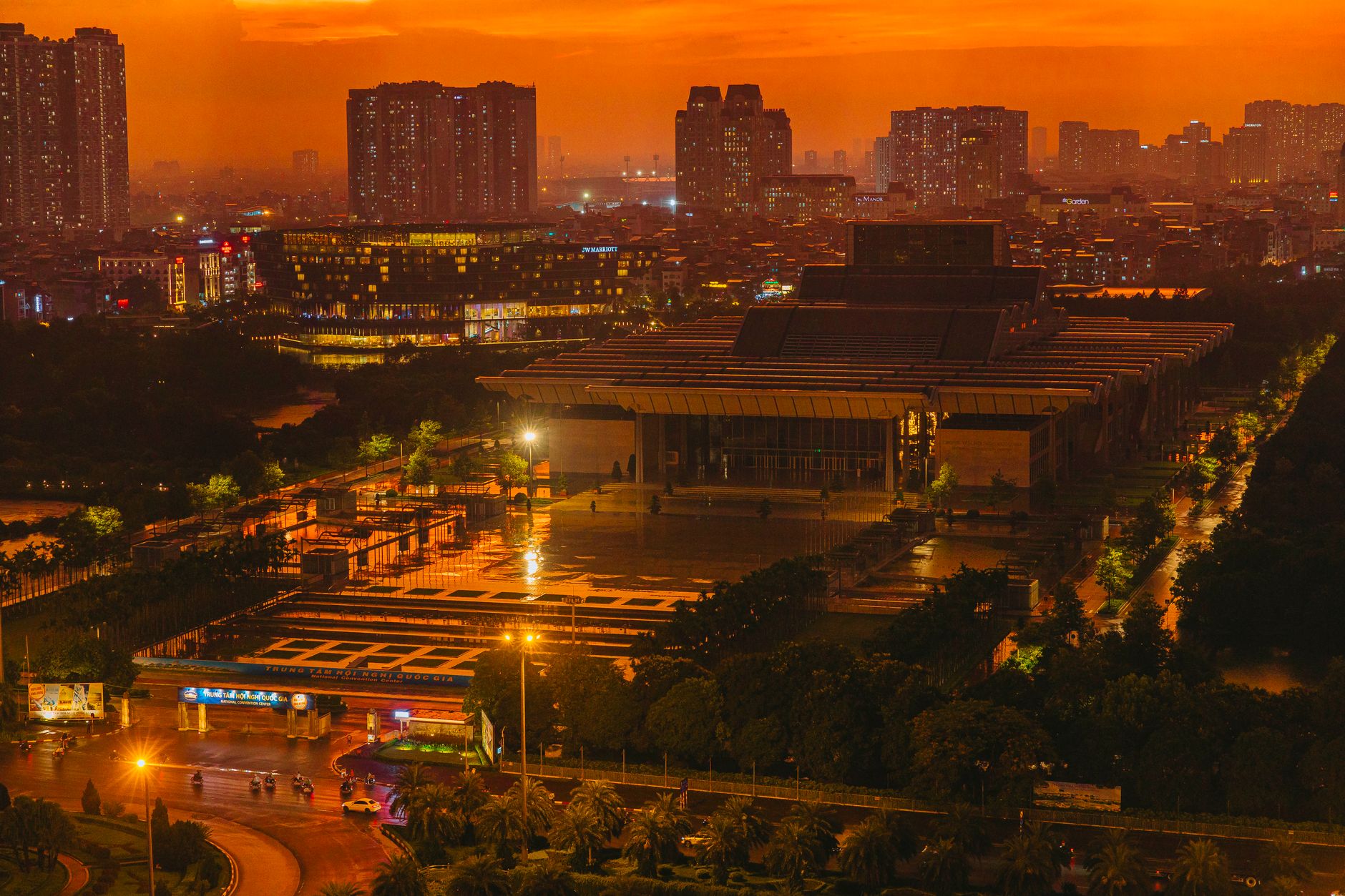 Chinese espionage groups swarm to exploit triple-link chain of zero-days