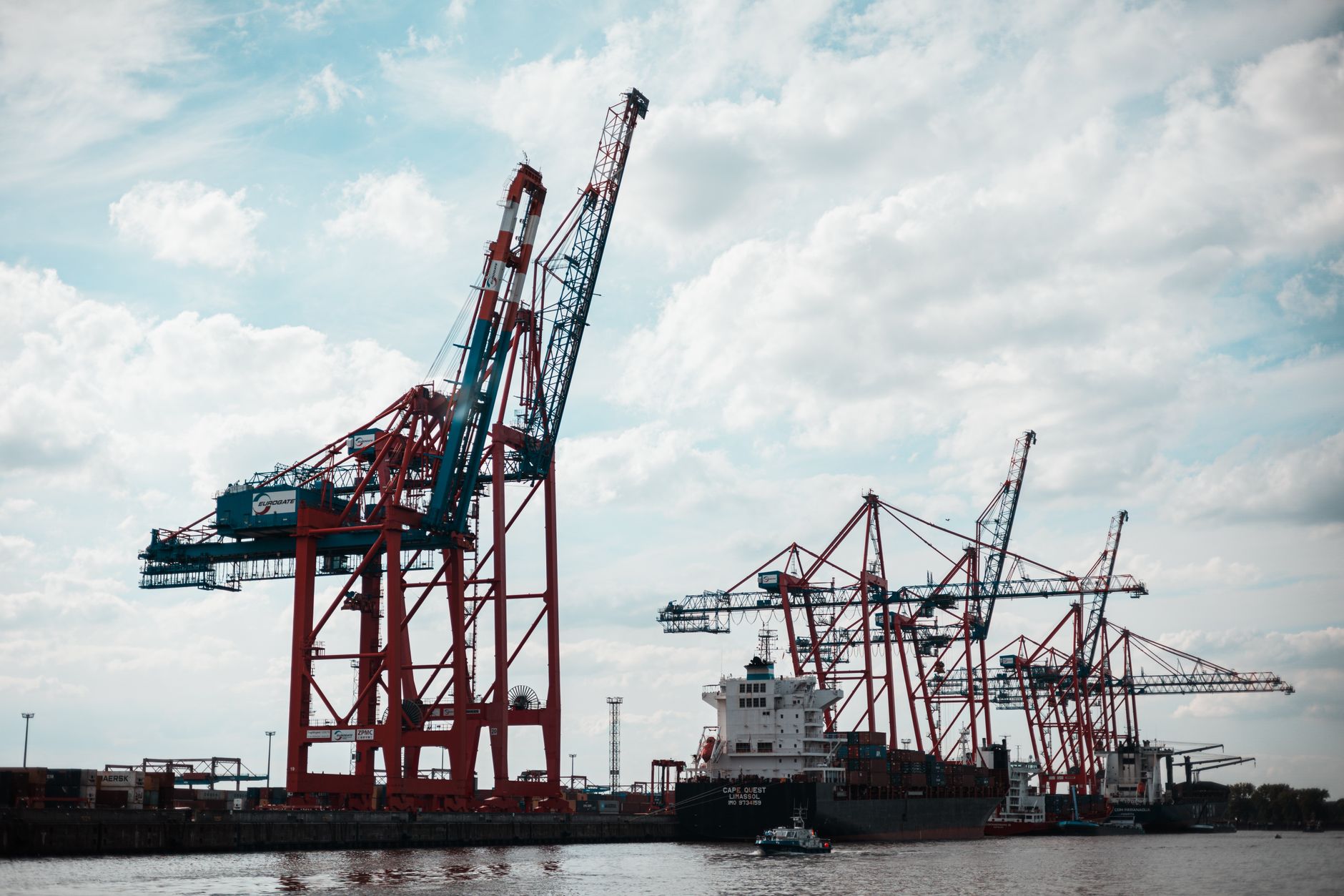 What Makes Marine Engine Oil Different From Automotive Oil?