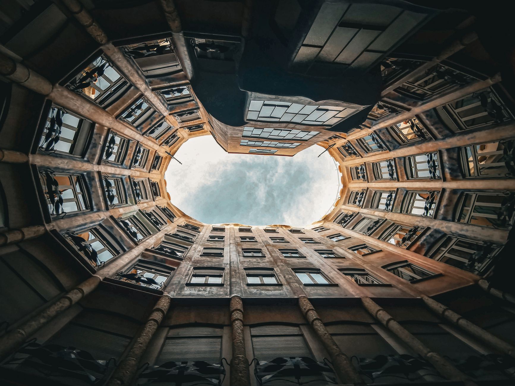 Building Memory for AI Agents: From Episodes to Knowledge