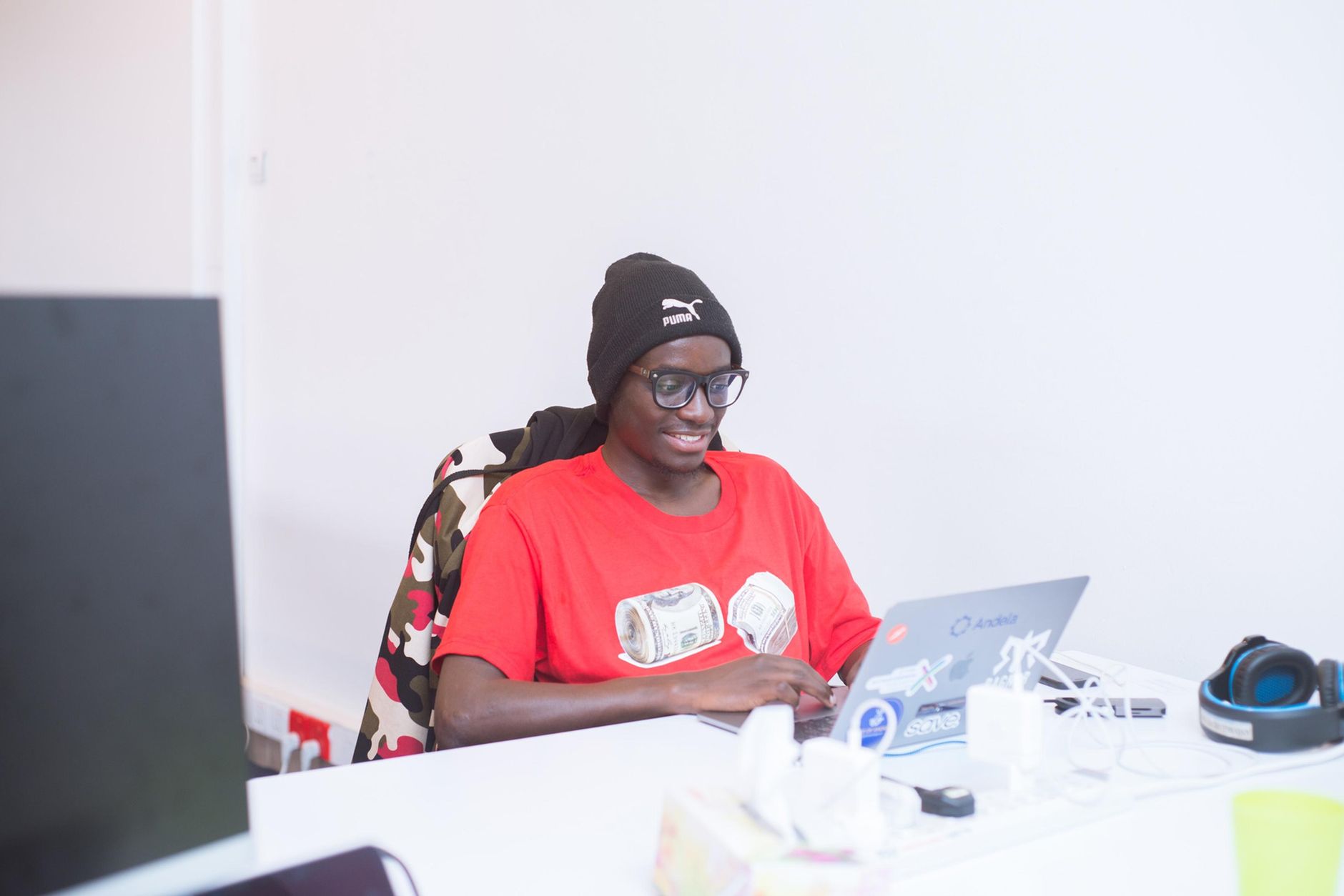 Claude Cowork gets its own browser that doesn’t touch your tabs, bookmarks, or saved passwords