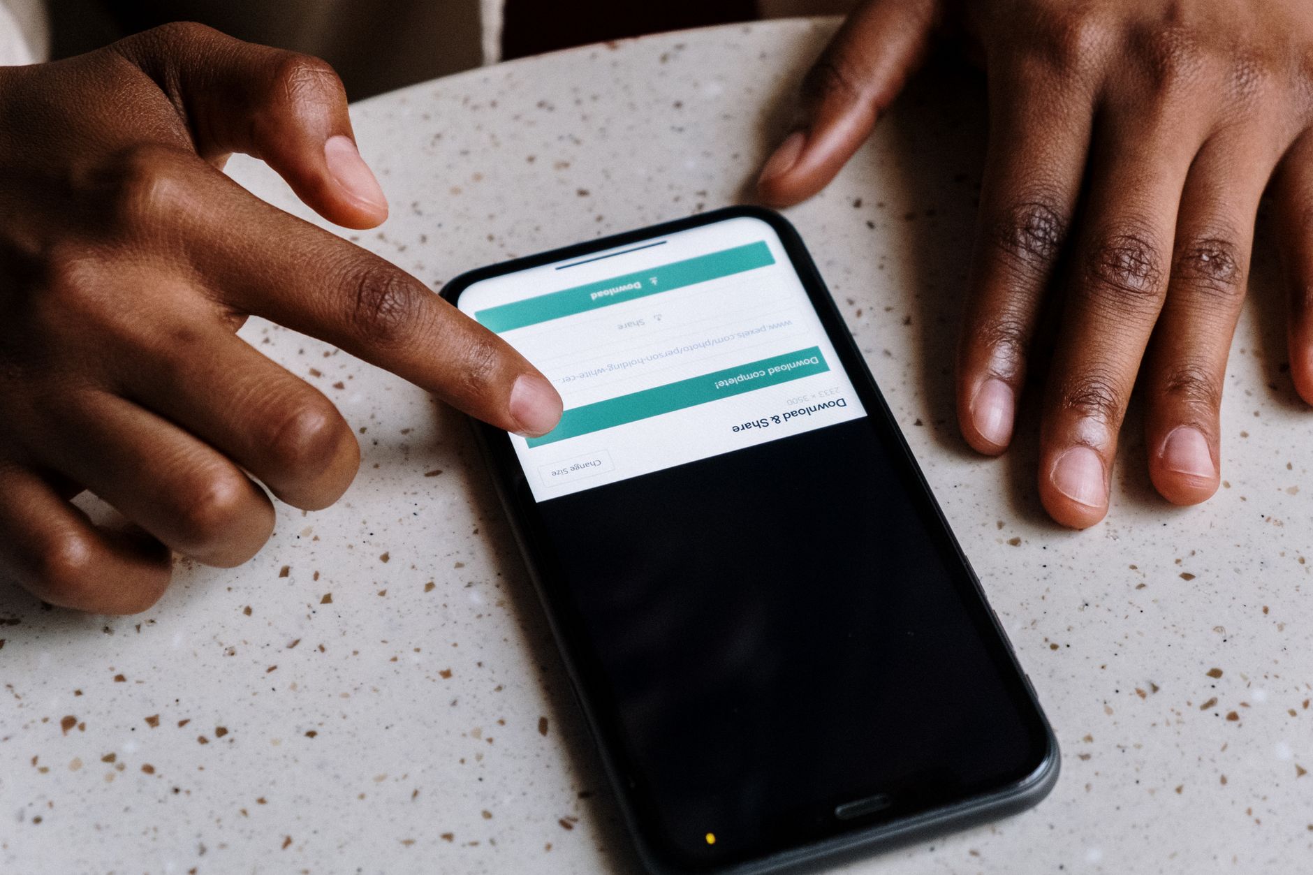 WhatsApp rolls out new chat themes on iOS, including animated wallpapers
