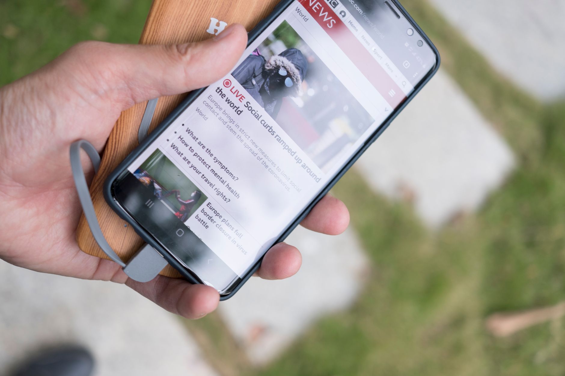 Galaxy Z Fold 8 Ultra finally dies in bend test, unlike past models [Video]