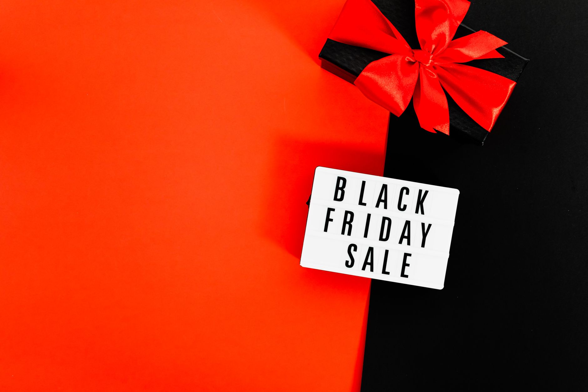 Deals: Last day Pixel 11 offers – $350 gift cards, FREE watch, smart display power bank $110 off, Echo displays, more