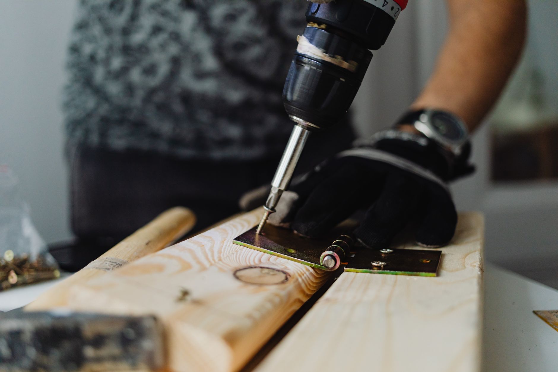 Ryobi 18V One+ Lithium Vs. Lithium Edge Batteries: What's The Difference?