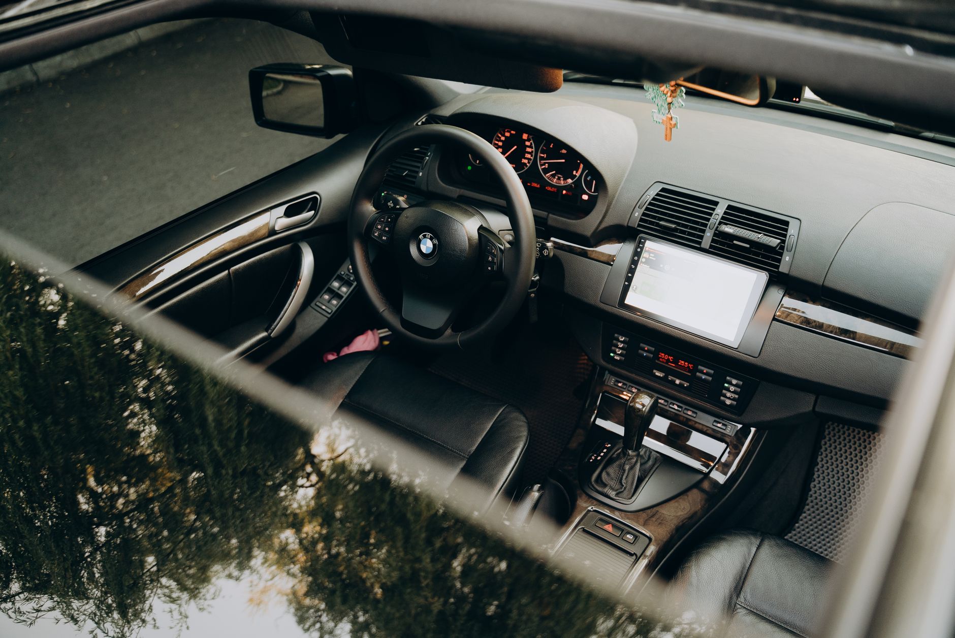 GM's breakup with CarPlay and Android Auto has one exception